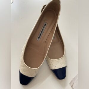 Manolo Blahnik White with Navy FLAT Quilted shoes size 37
